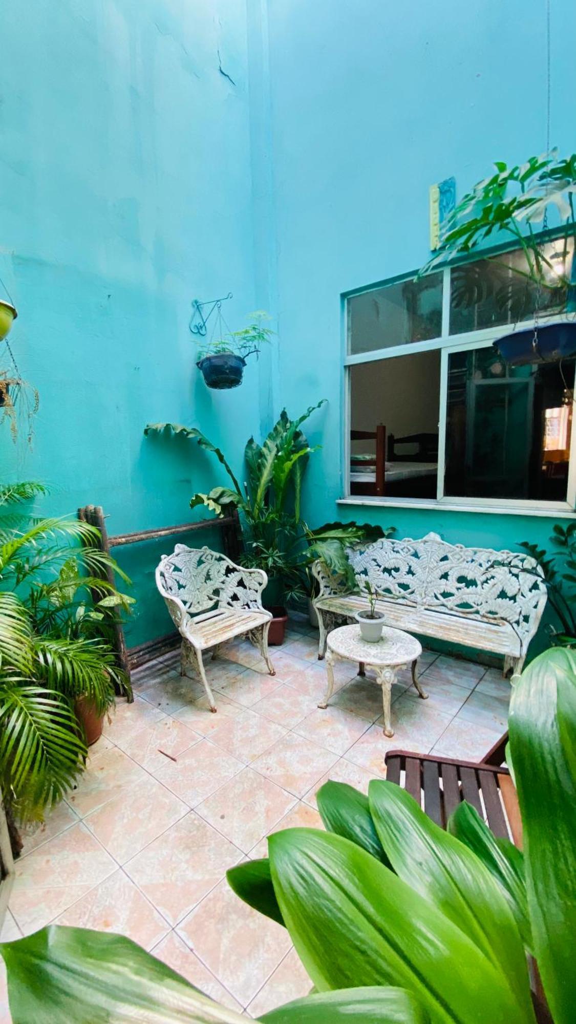 Hostel Familiar Salvador Exterior photo